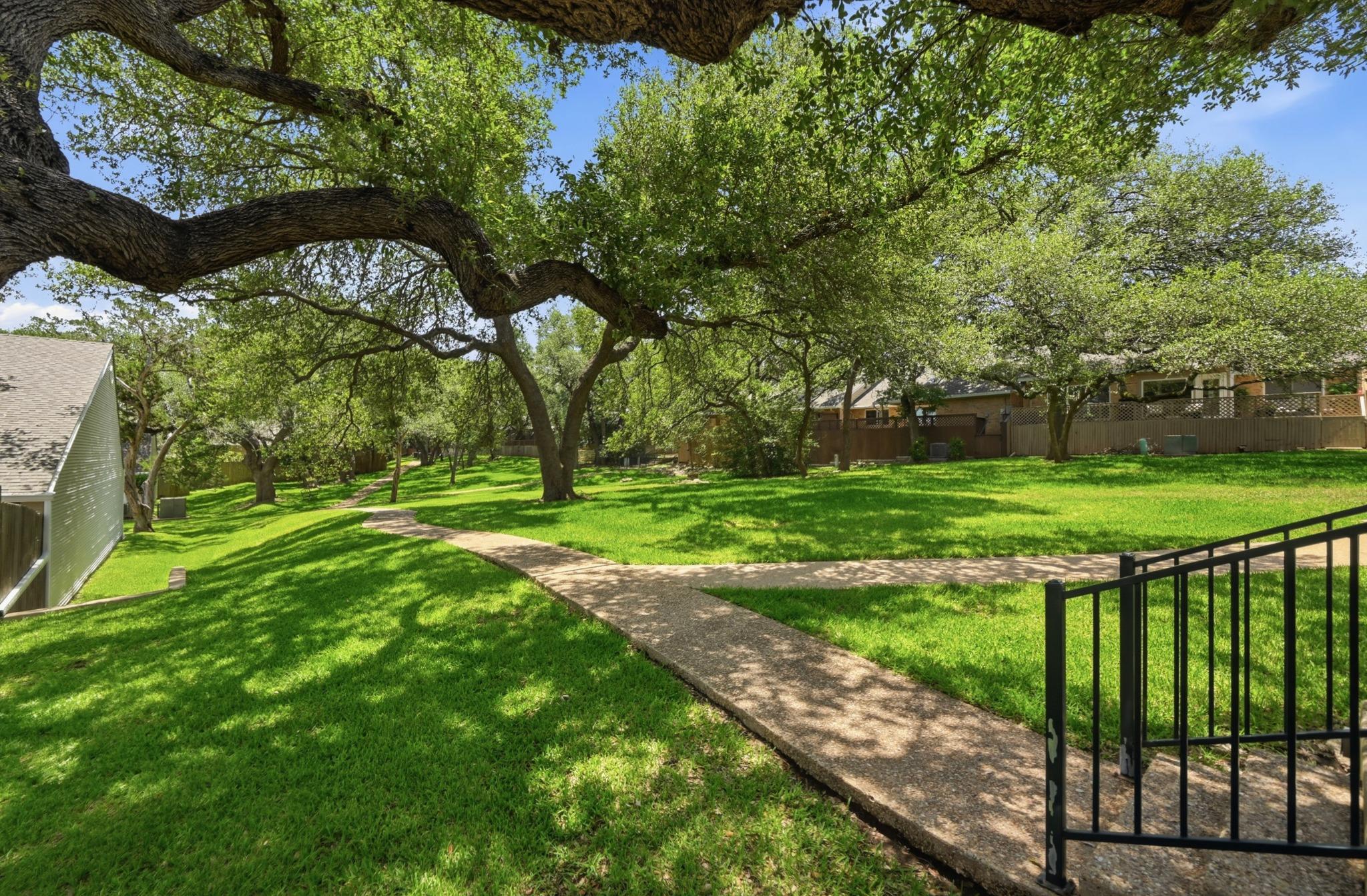 3857 Williamsburg CIR
