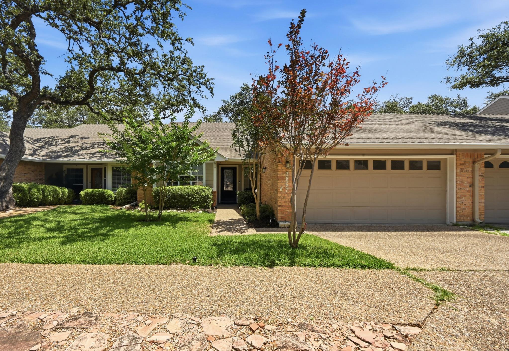 3857 Williamsburg CIR
