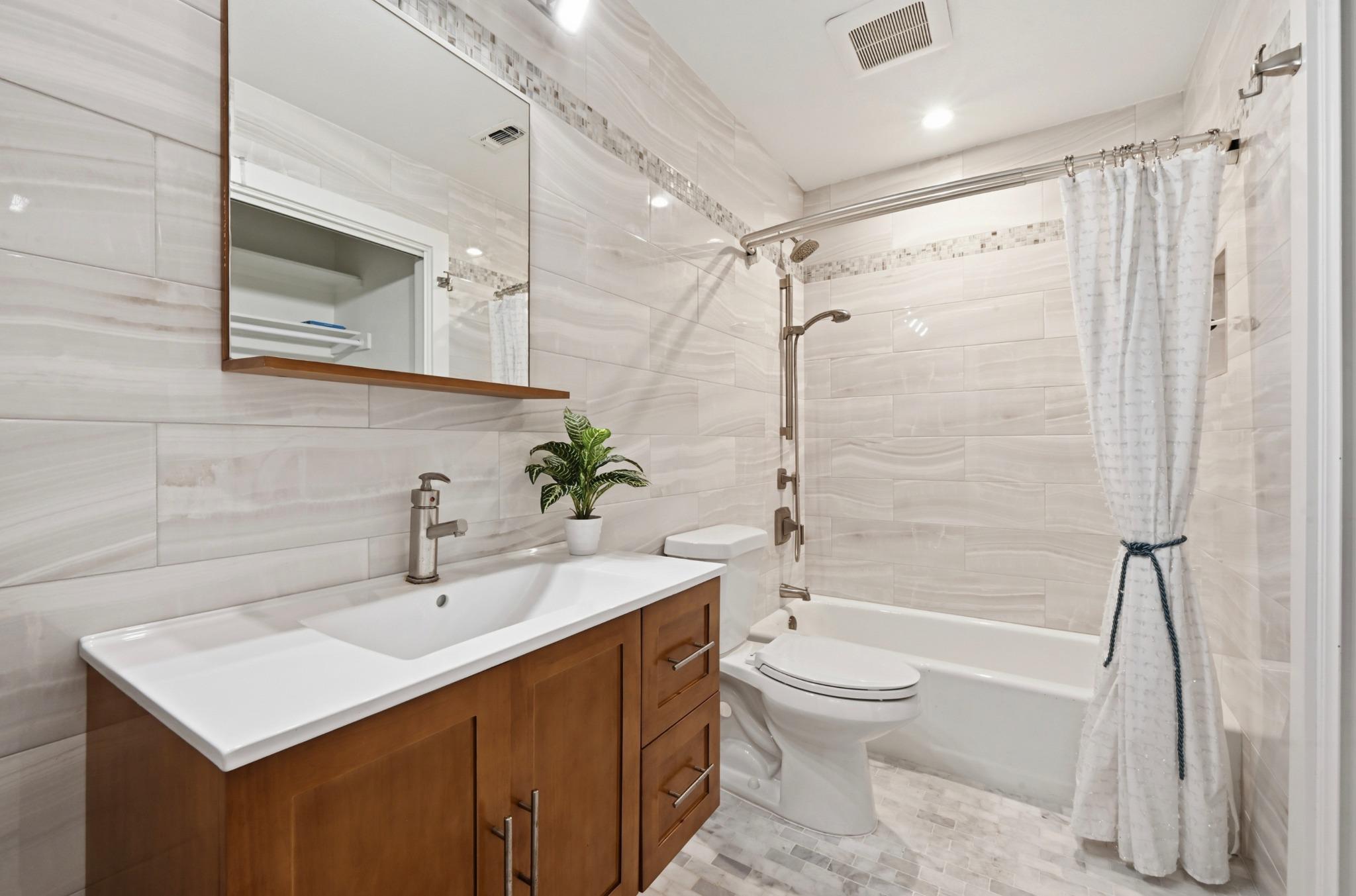 3857 Williamsburg CIR