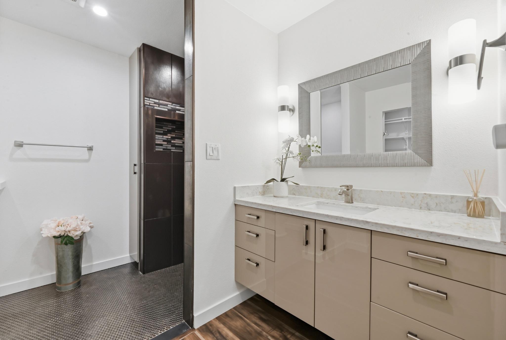 3857 Williamsburg CIR