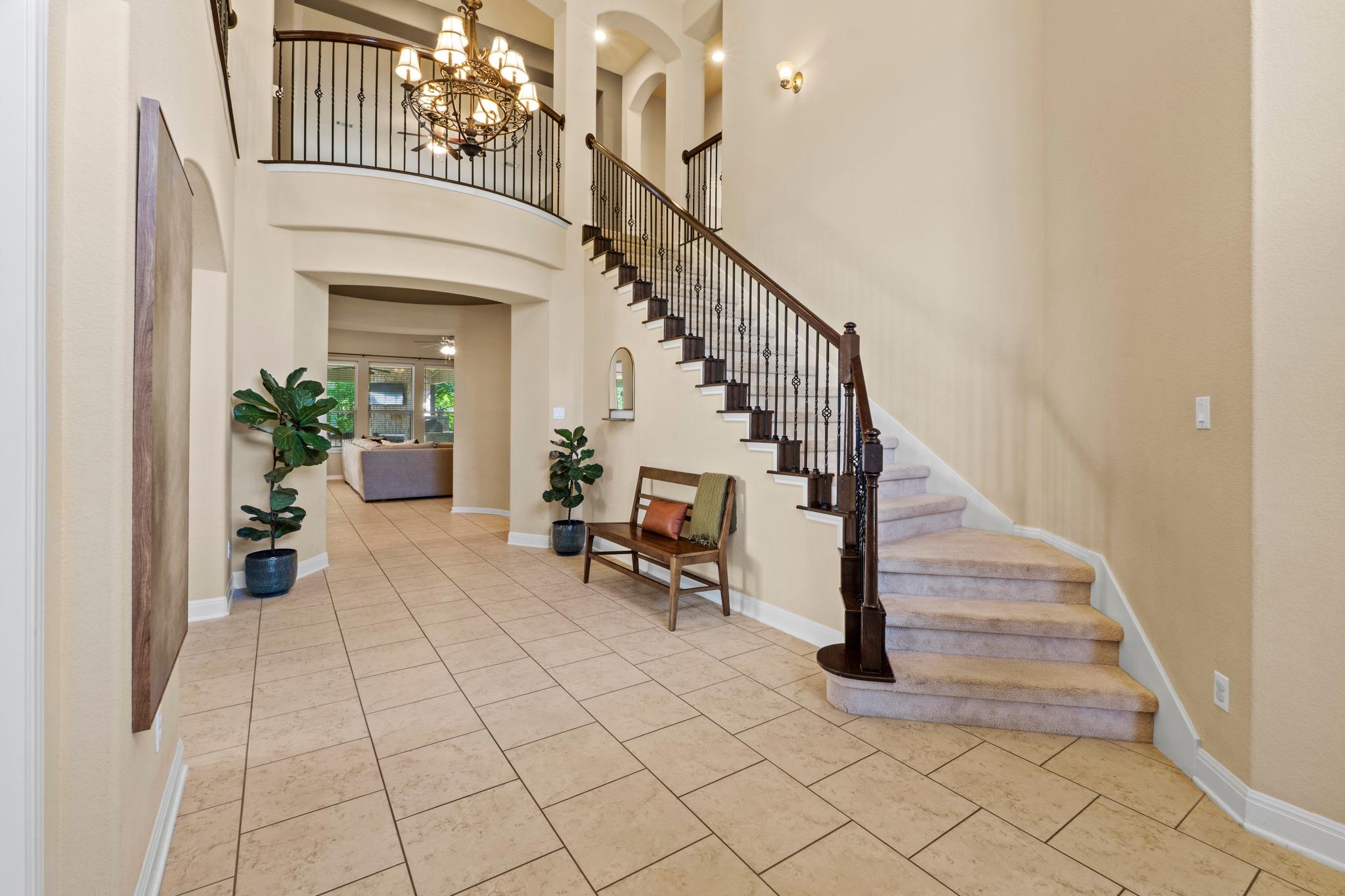 1716 Foxboro LN