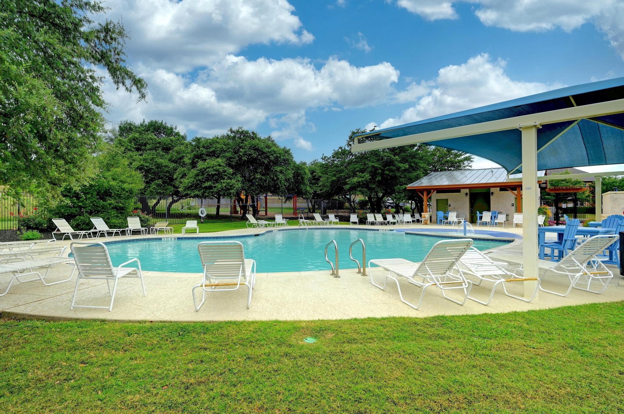 1716 Foxboro LN