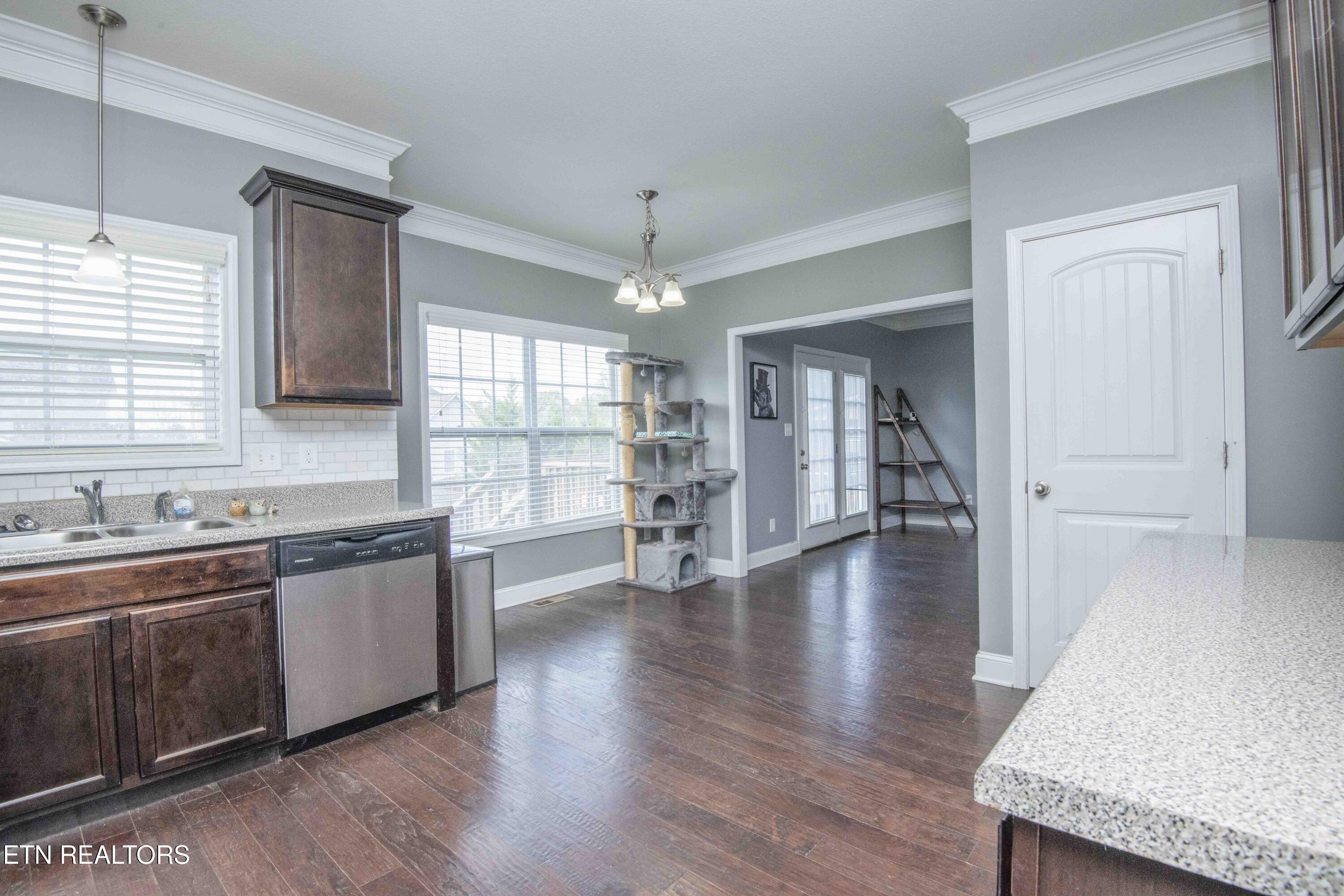 2559 Sparkling Star Lane
