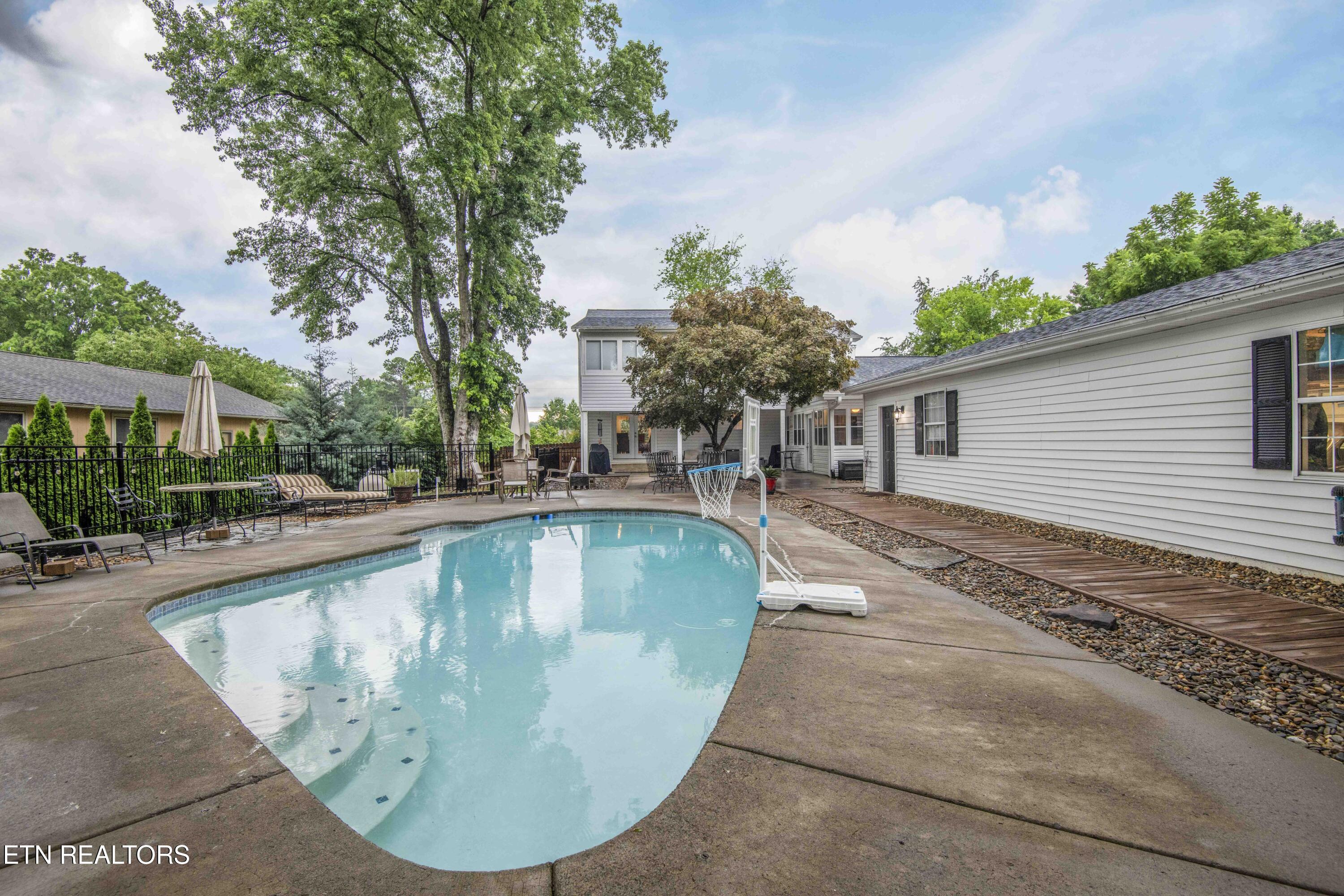 11721 Georgetowne Drive