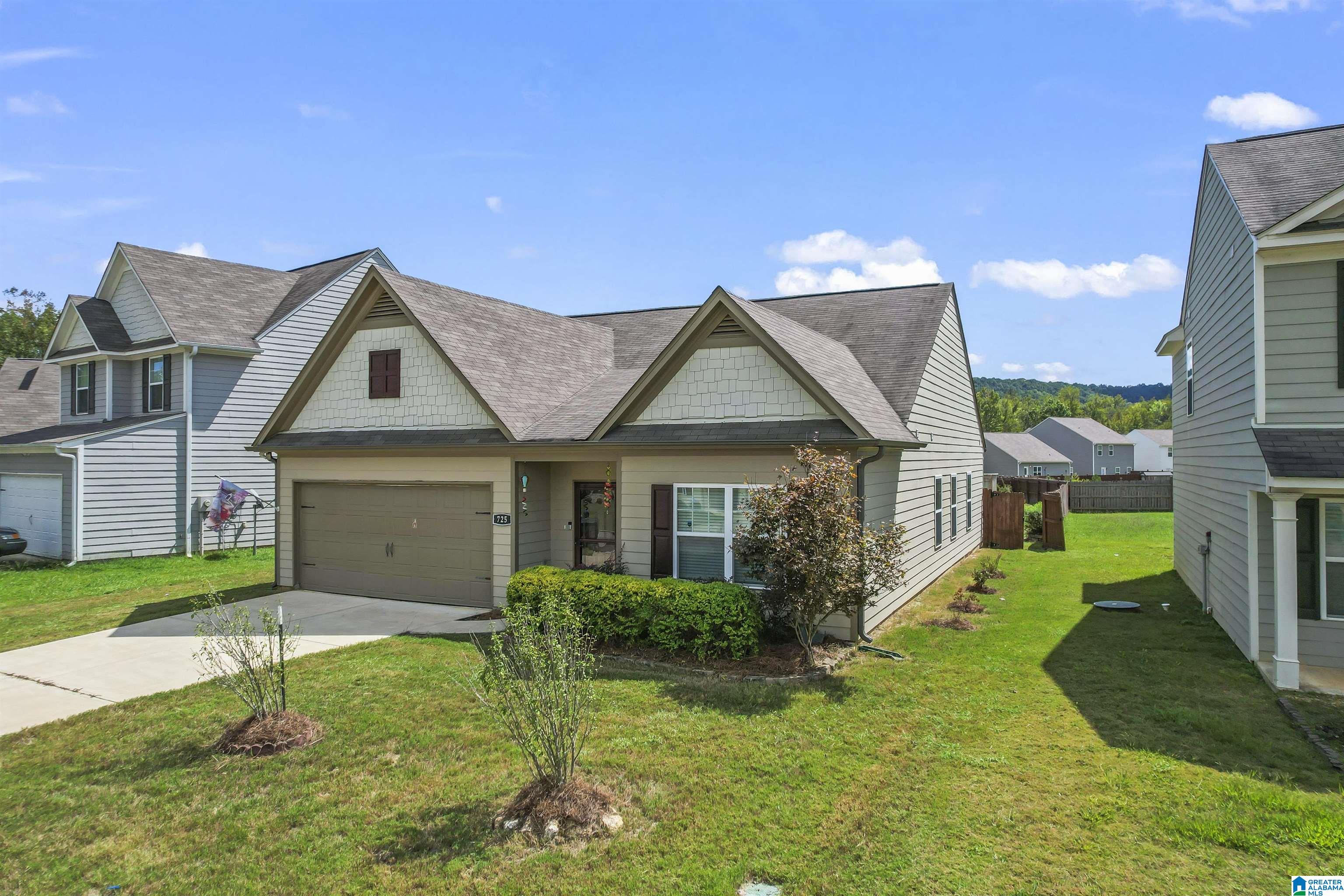725 CLOVER CIRCLE