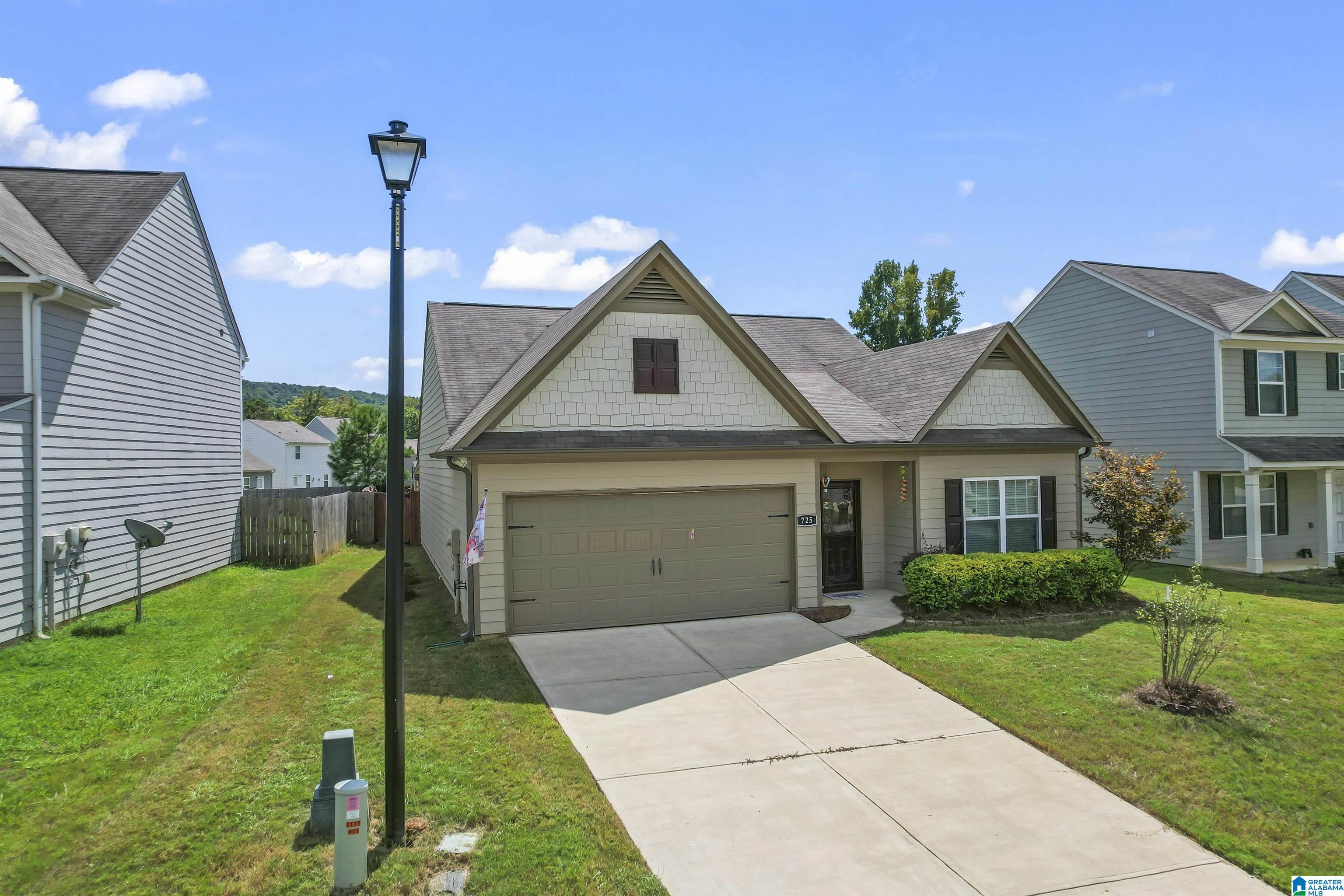 725 CLOVER CIRCLE