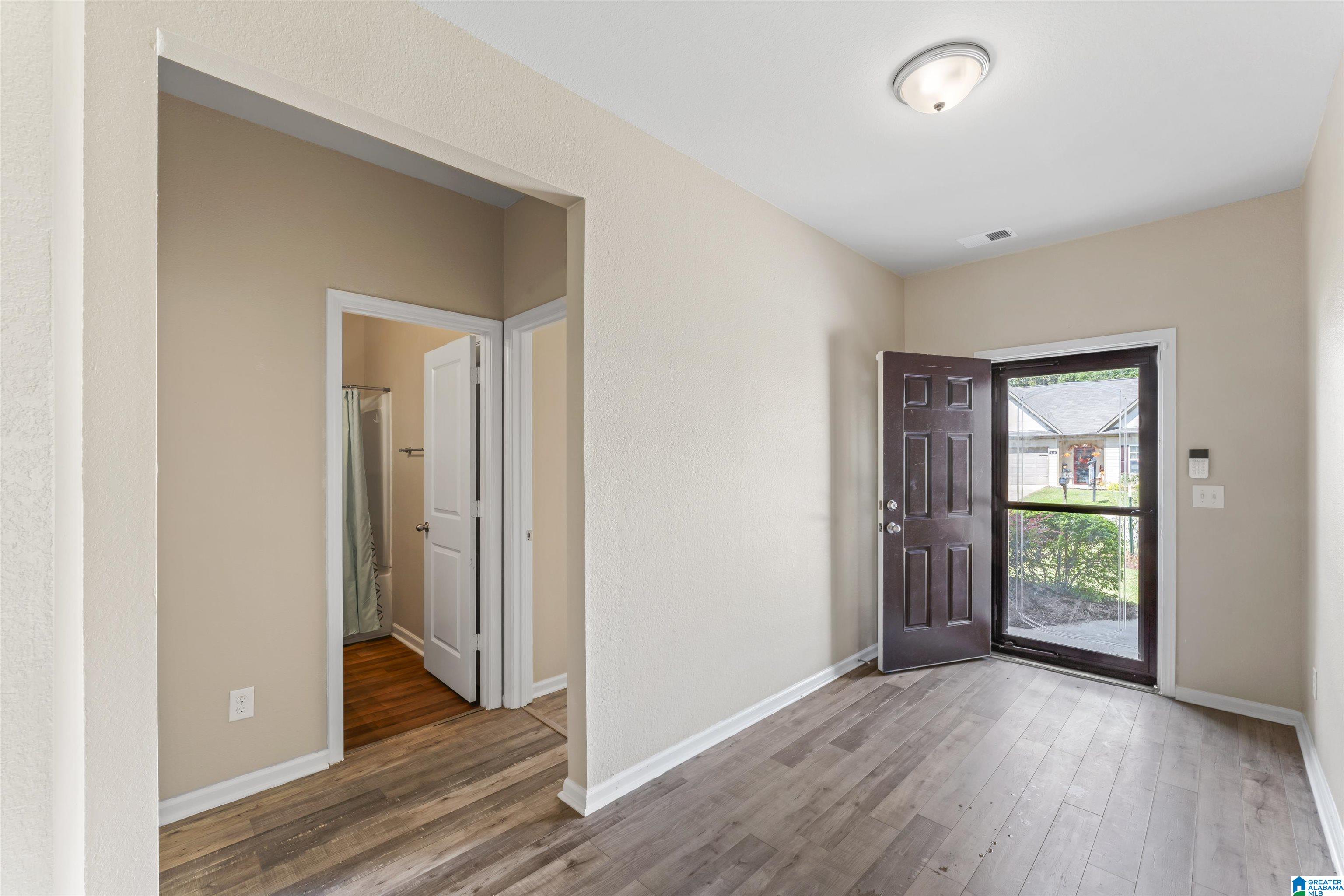 725 CLOVER CIRCLE
