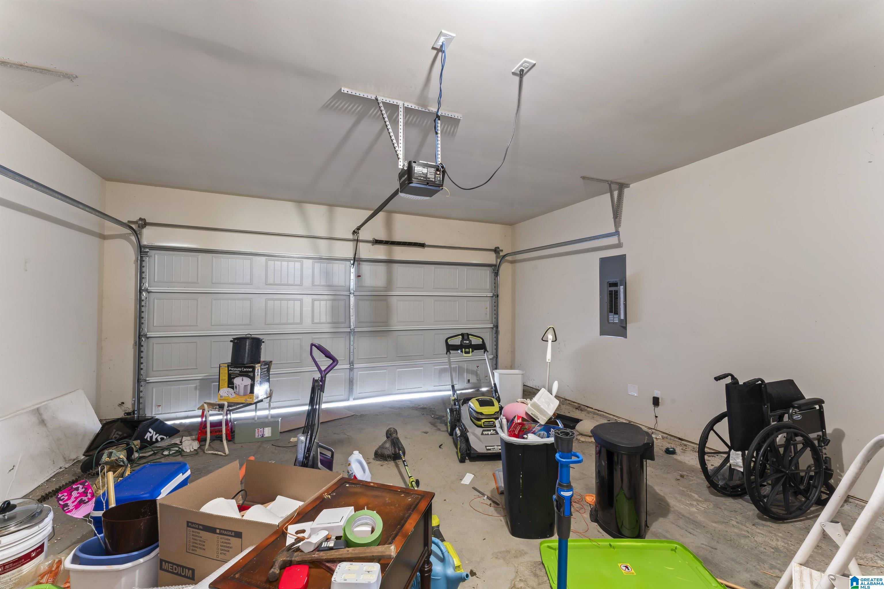 725 CLOVER CIRCLE