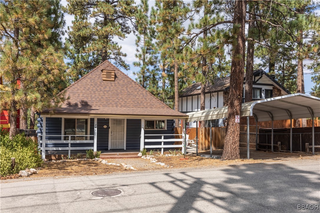 741 Irving Way