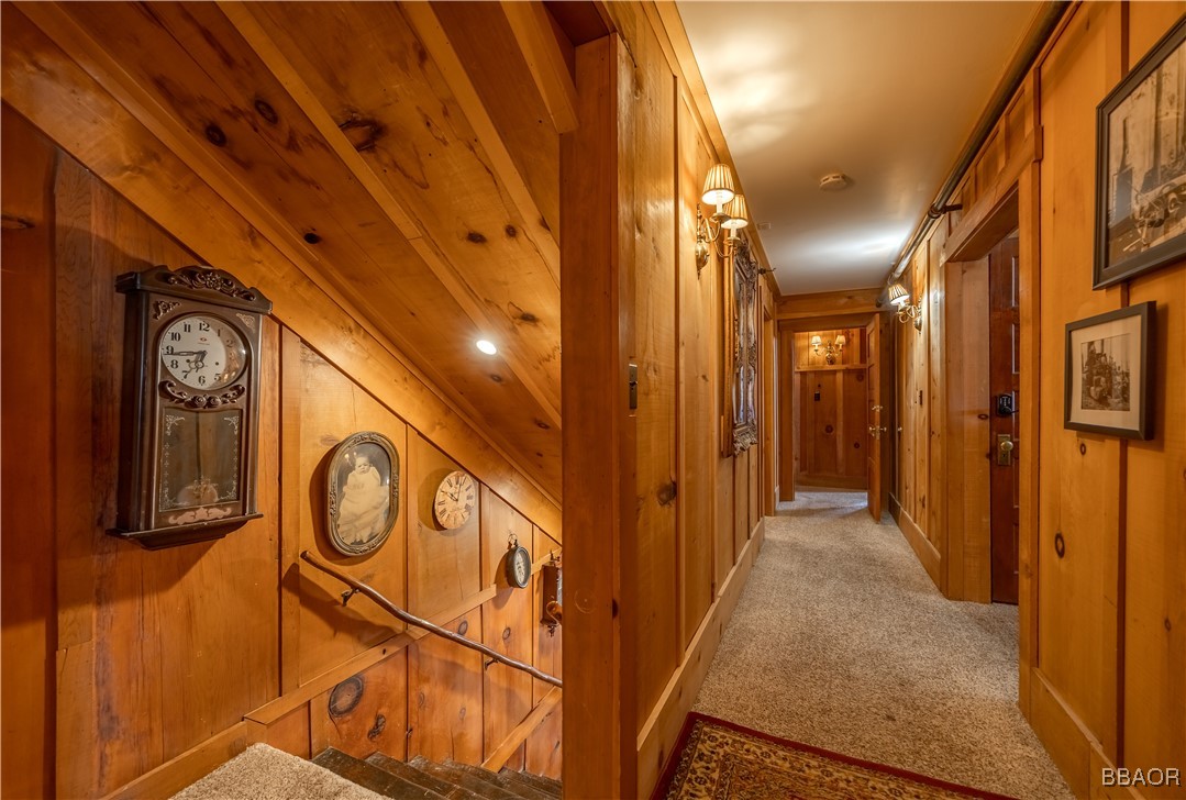 869 Knickerbocker Road