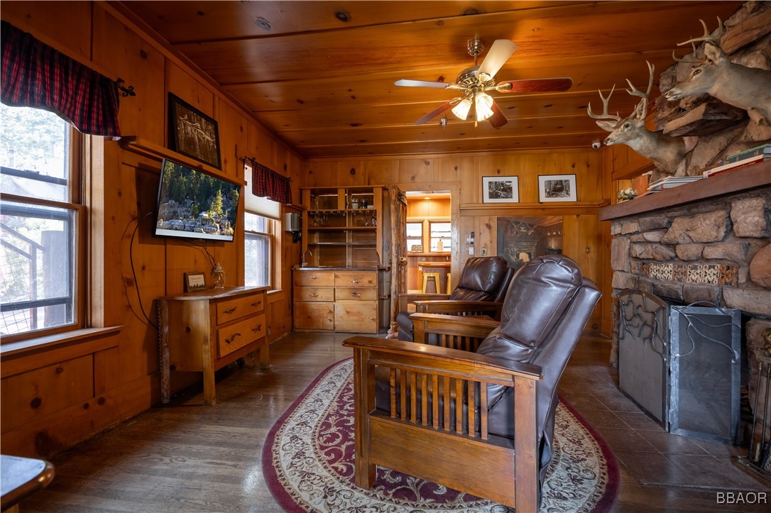 869 Knickerbocker Road