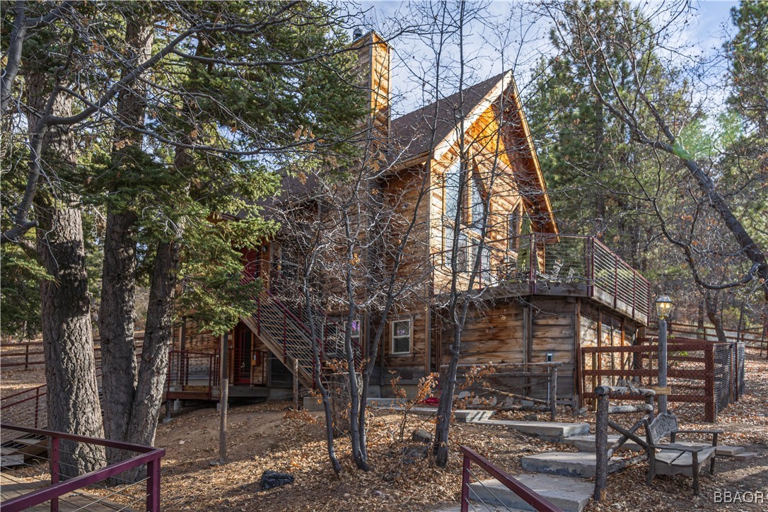 869 Knickerbocker Road