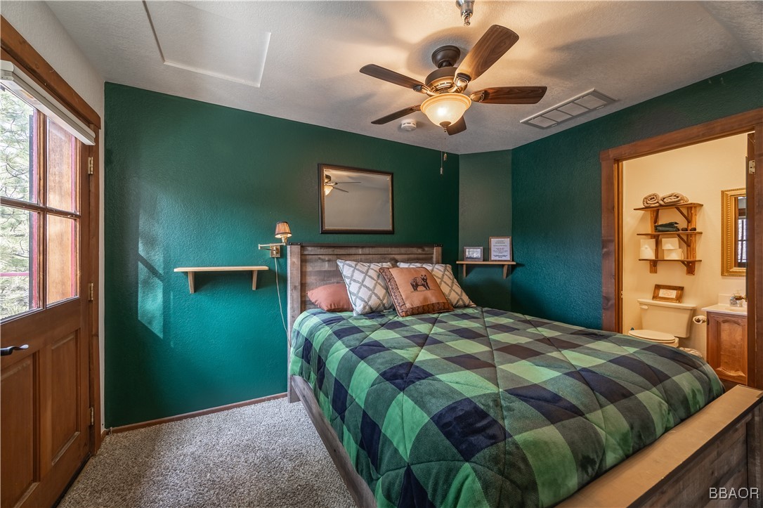 869 Knickerbocker Road