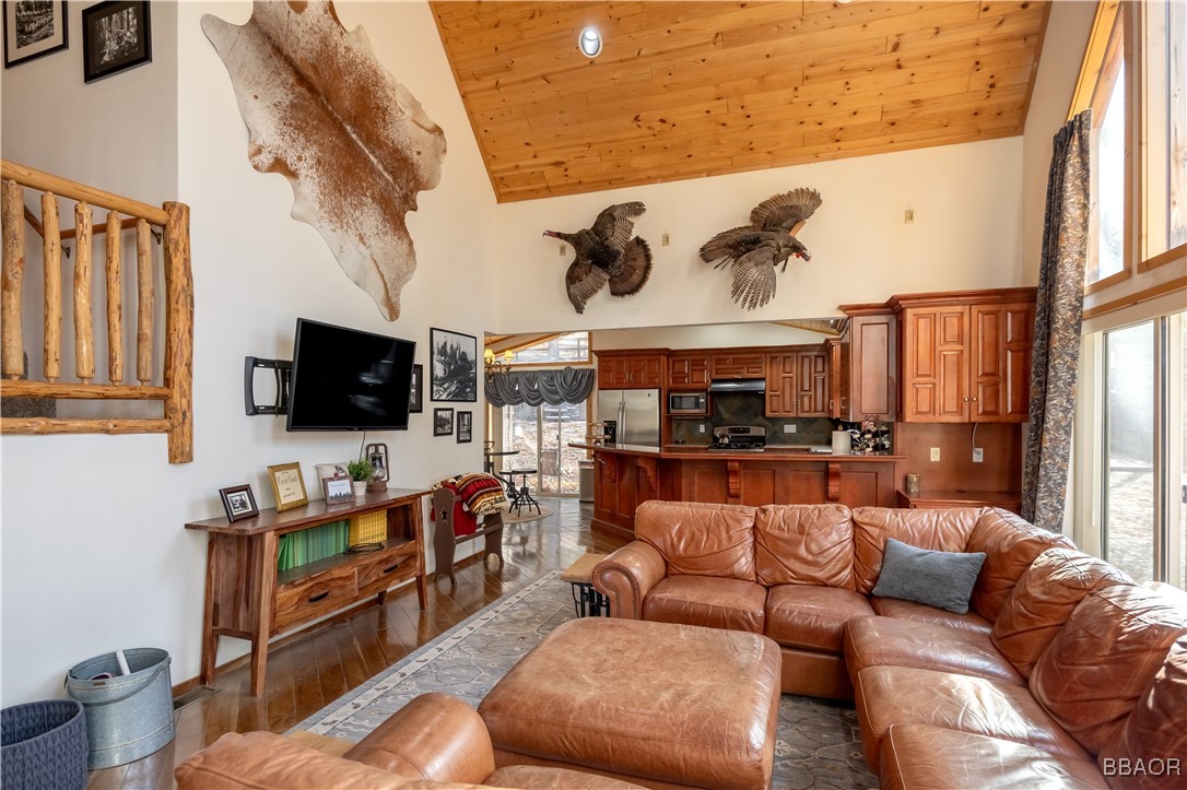 869 Knickerbocker Road