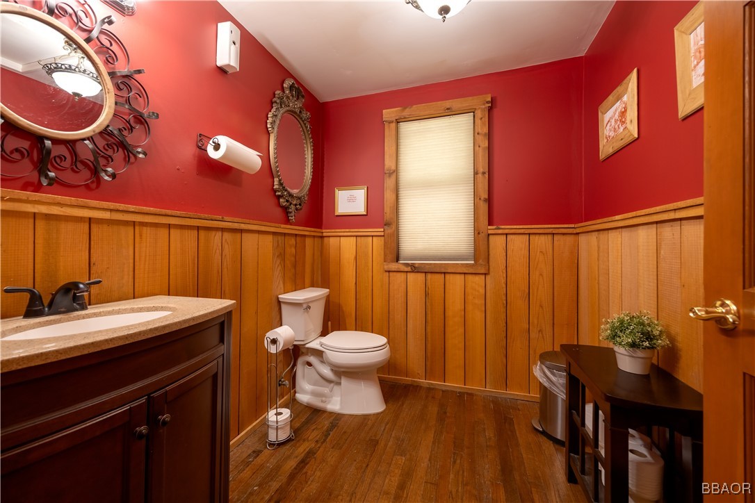 869 Knickerbocker Road