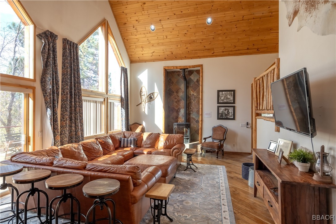 869 Knickerbocker Road