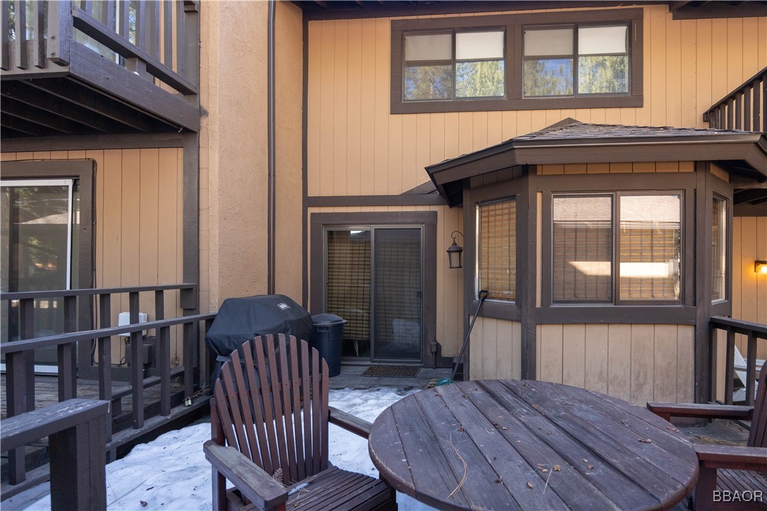 569 Summit Boulevard 6