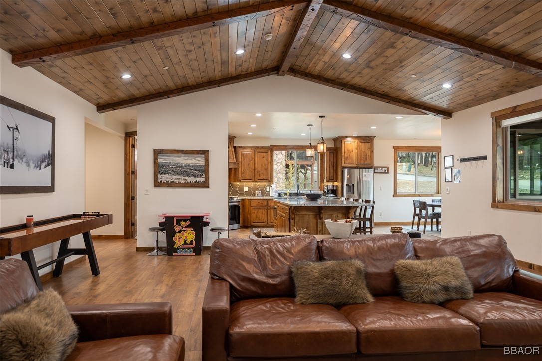 1618 Tuolumne Road