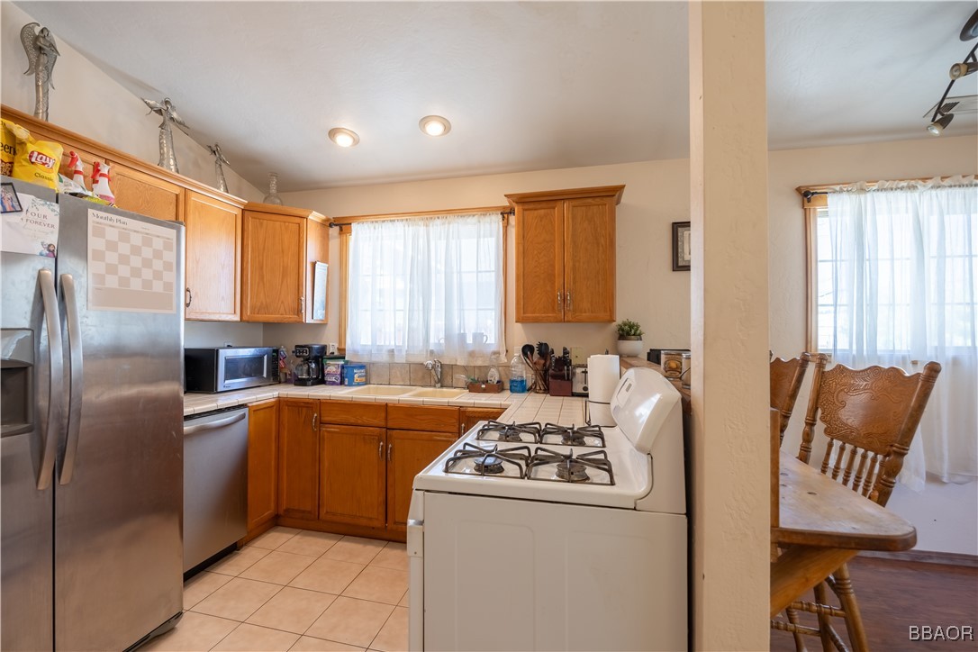 209 West Meadow Lane