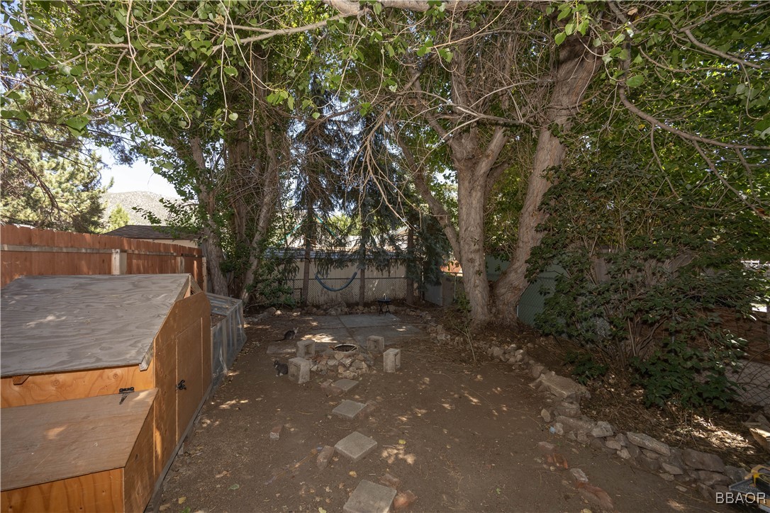 1025 West Country Club Boulevard