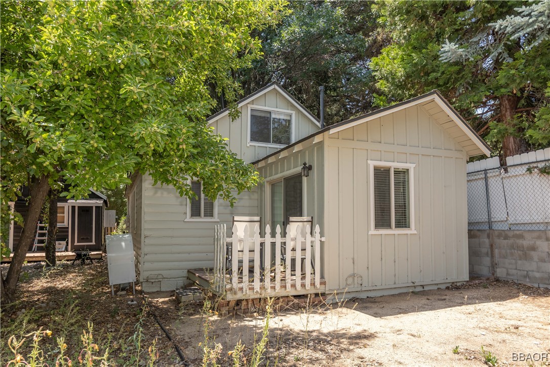 989 Cameron Drive