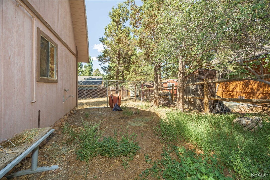 809 San Bernardino Avenue