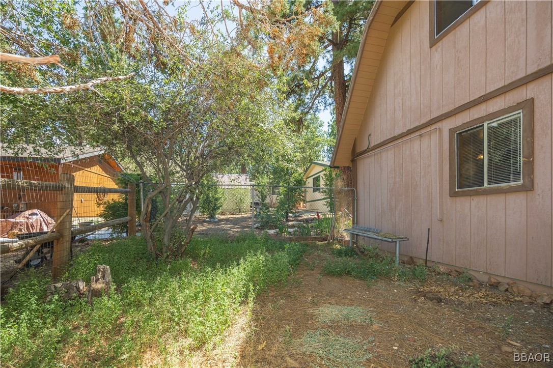 809 San Bernardino Avenue