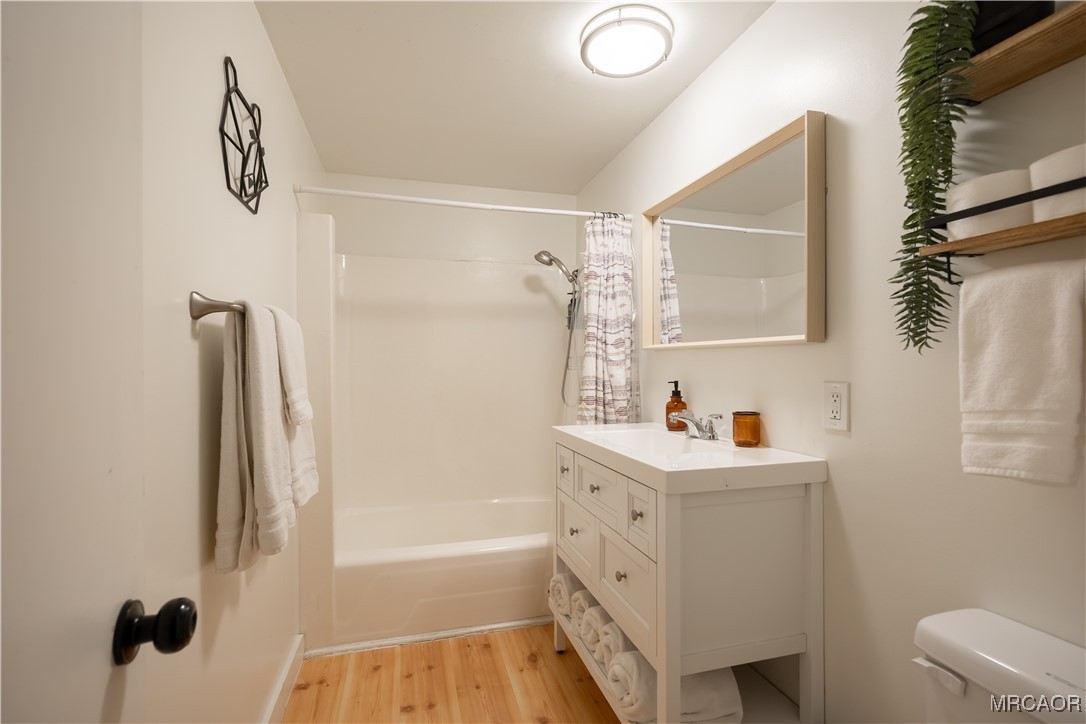 550 Villa Grove Avenue