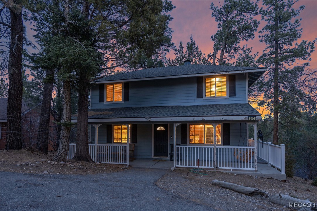 550 Villa Grove Avenue