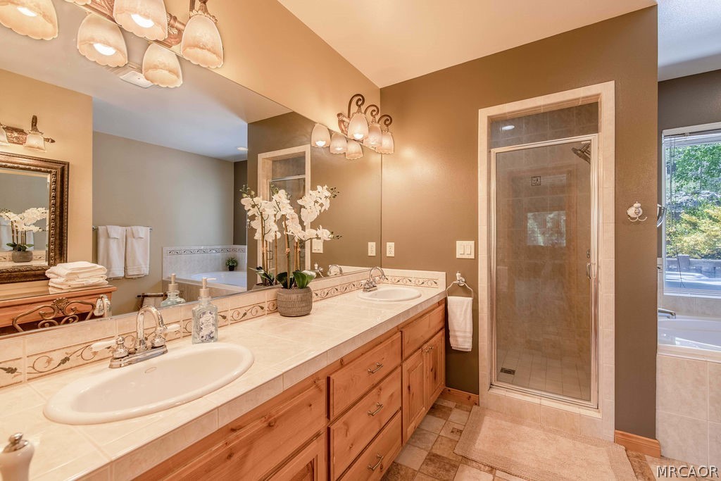 305 Starlight Circle