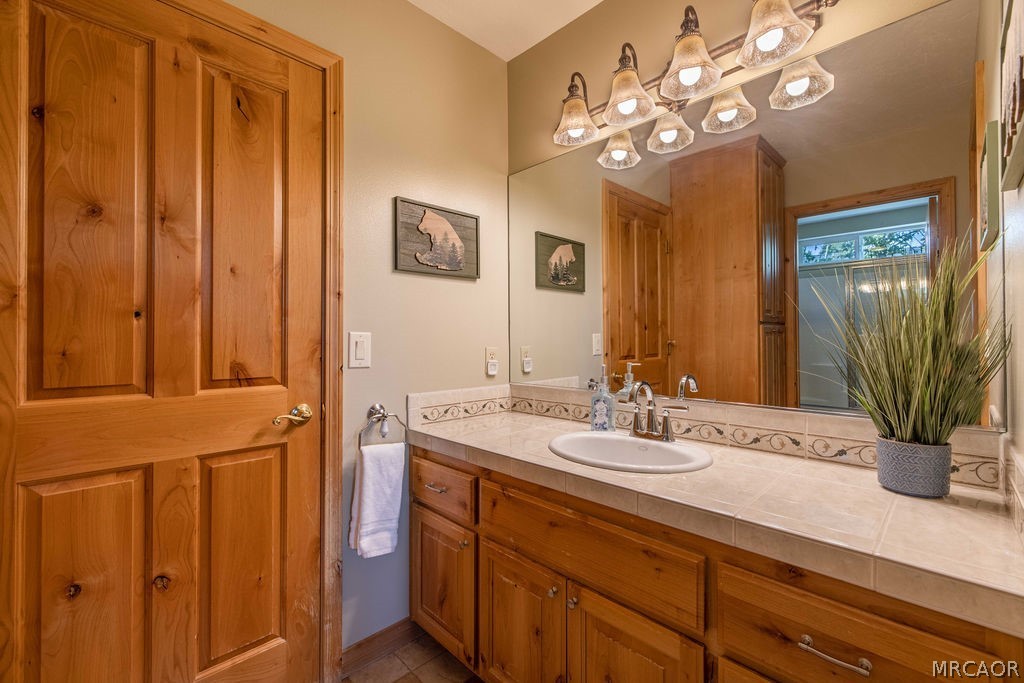 305 Starlight Circle