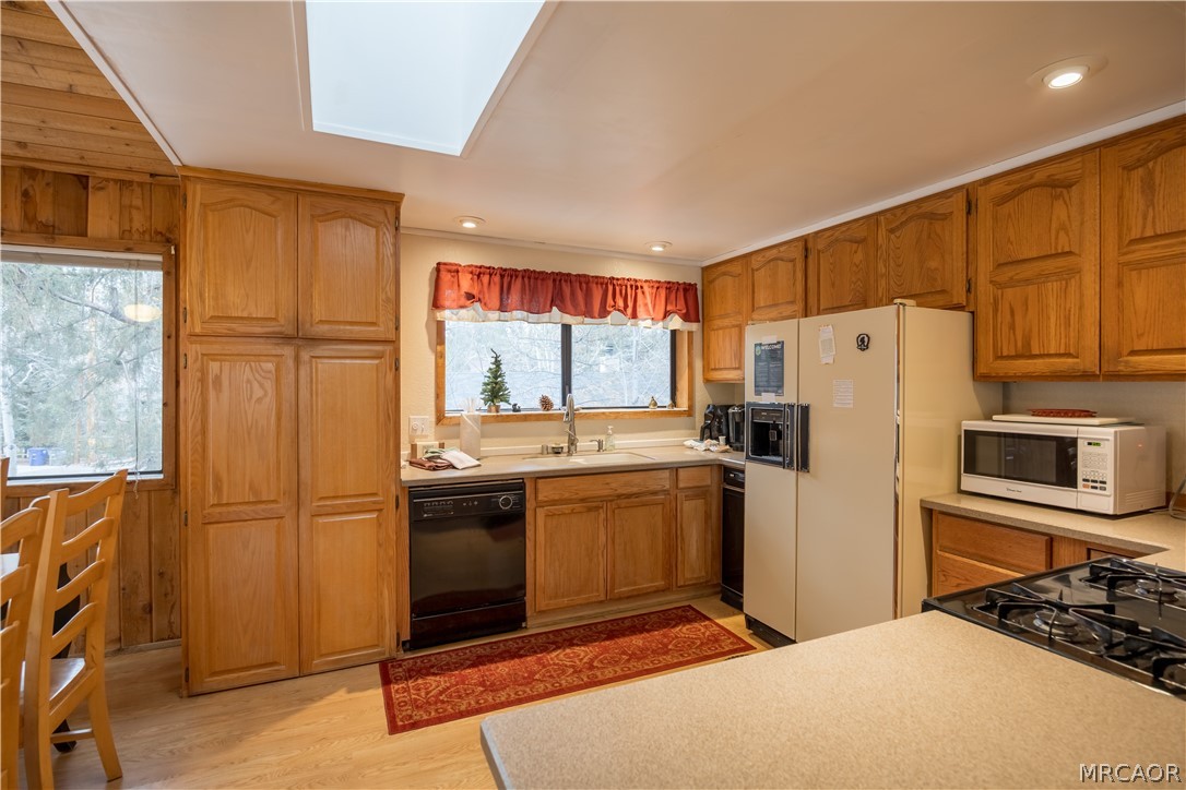 42324 Paramount Road