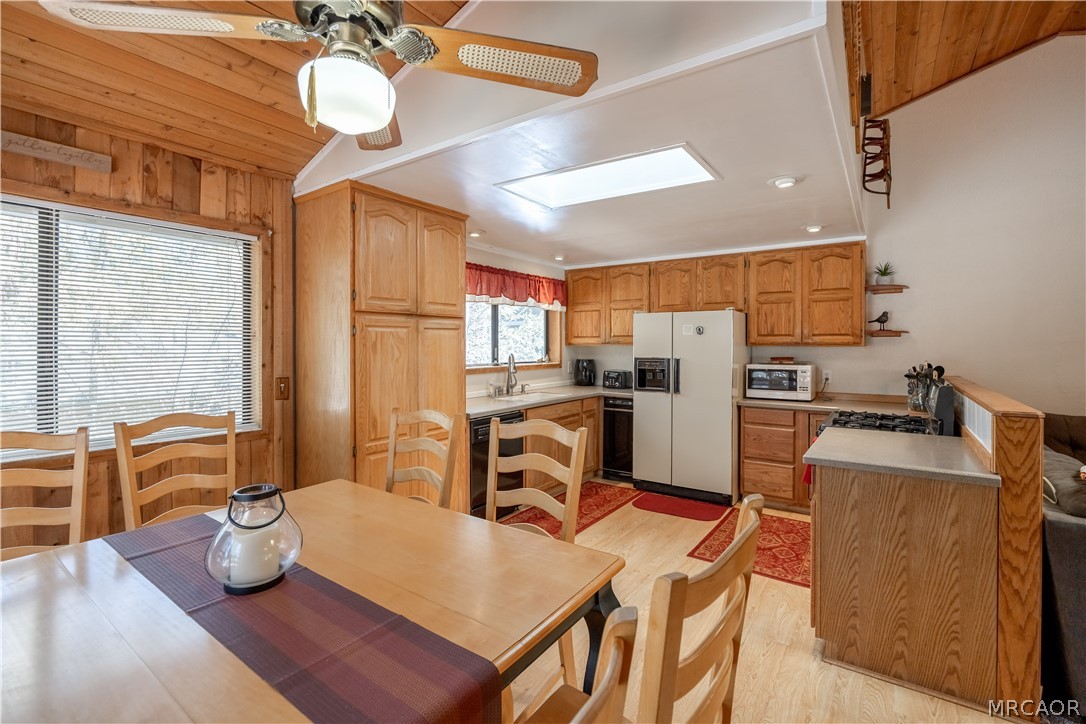 42324 Paramount Road