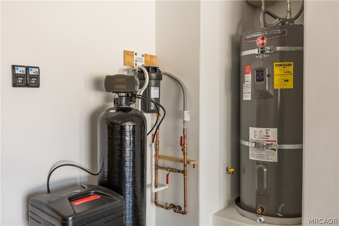 41537 Mockingbird Drive