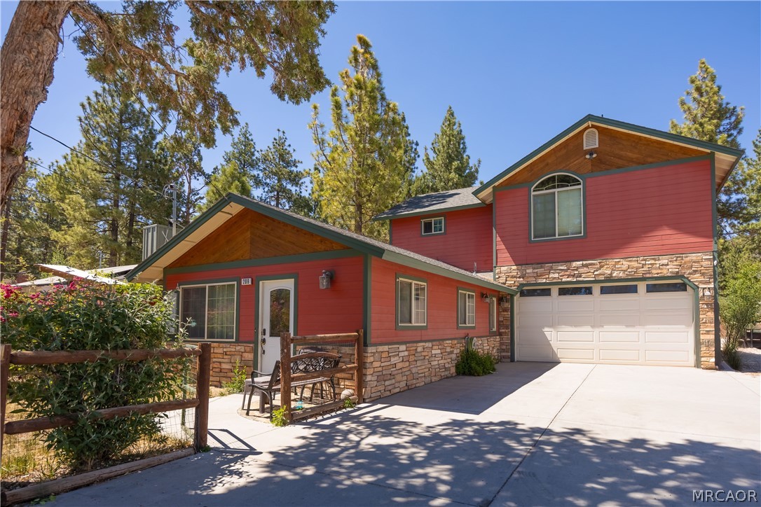 209 West Meadow Lane