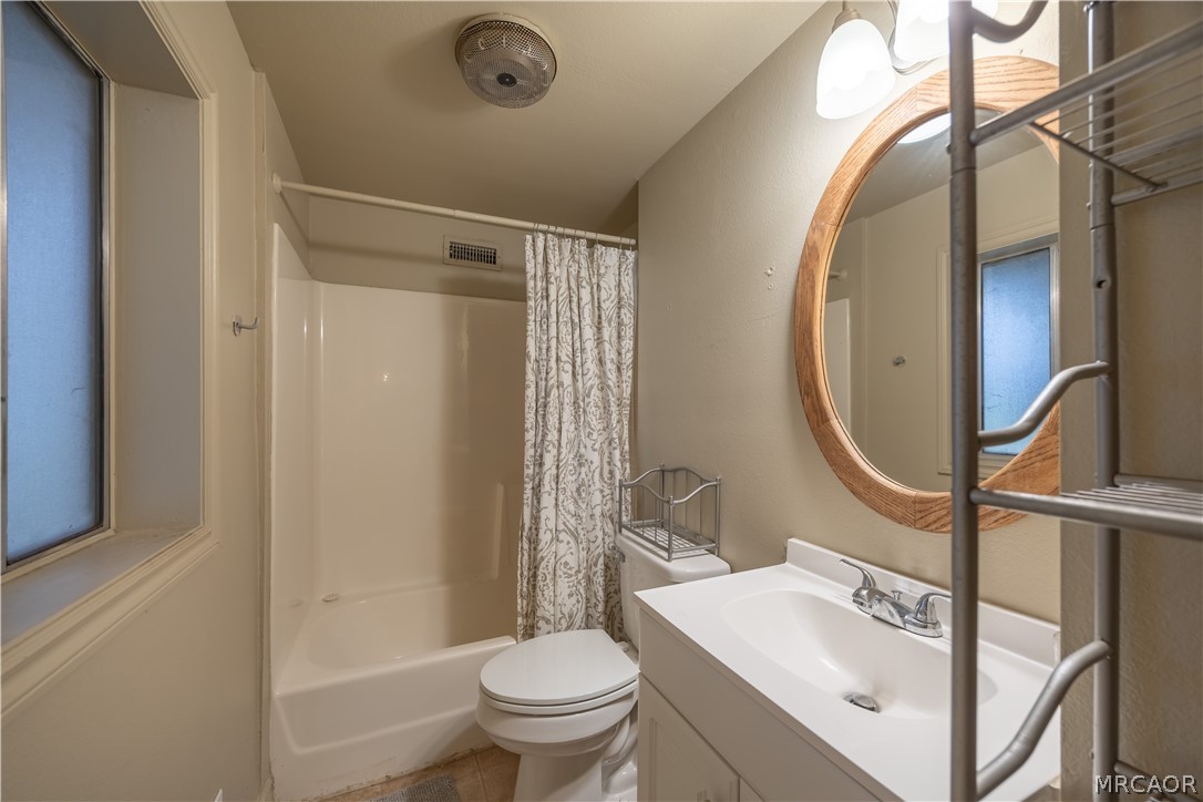 875 Sierra Vista Drive