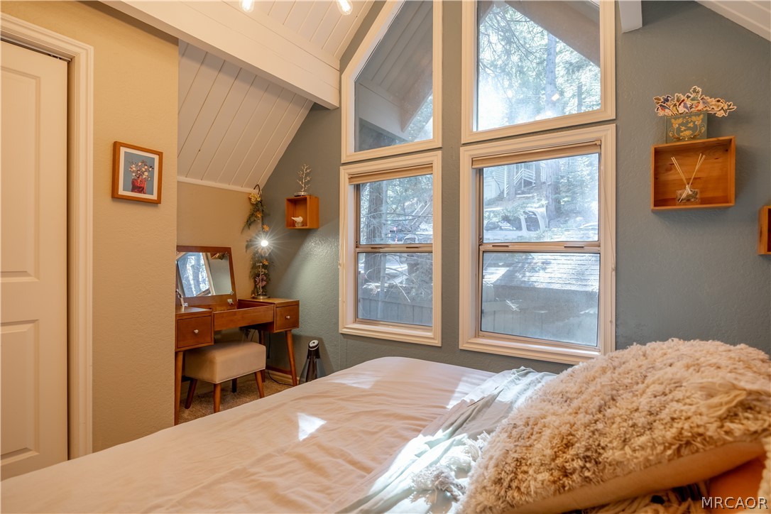 875 Sierra Vista Drive