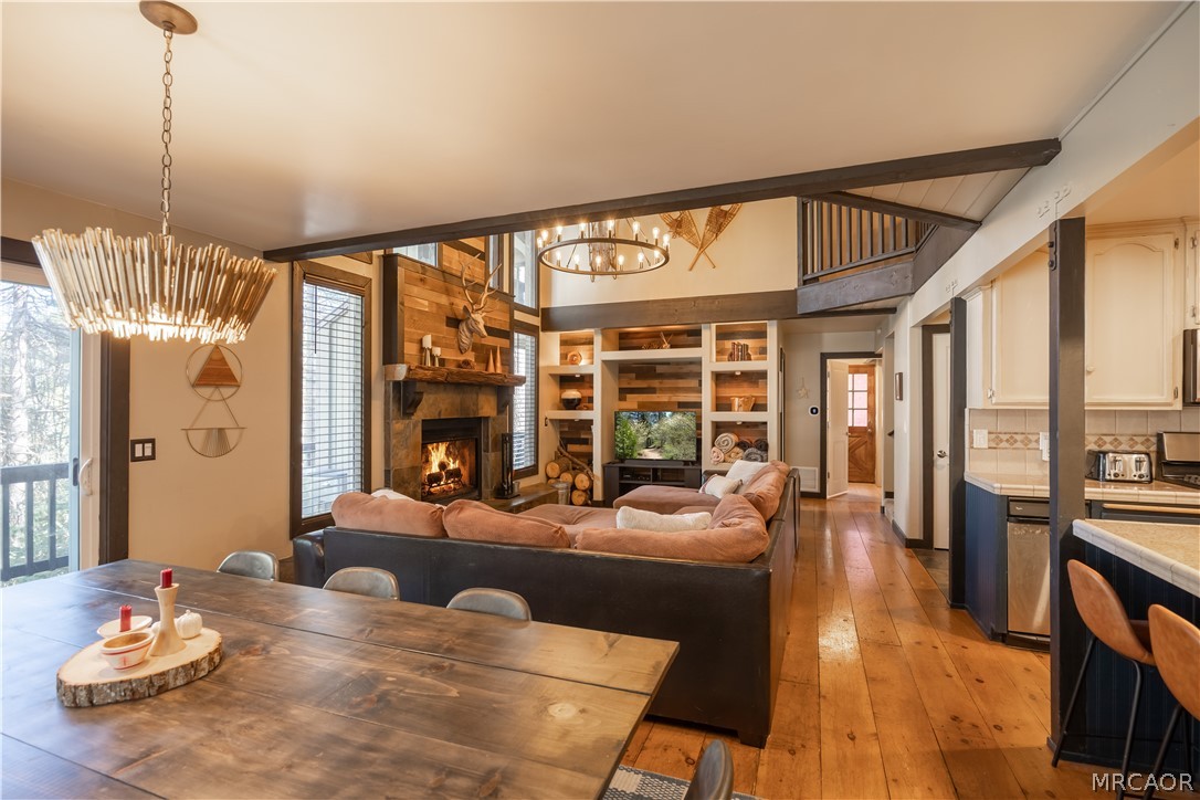 875 Sierra Vista Drive