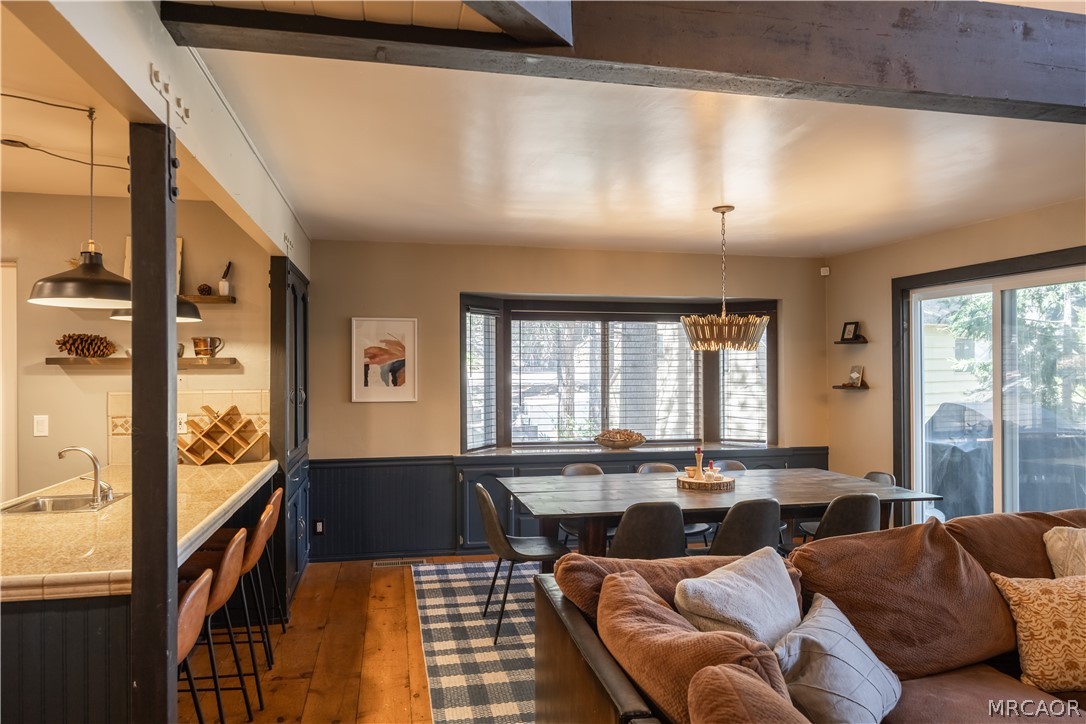 875 Sierra Vista Drive