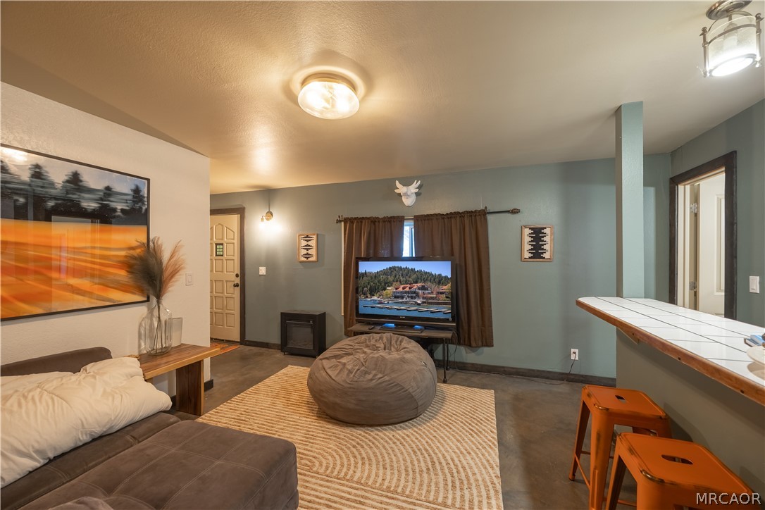 875 Sierra Vista Drive