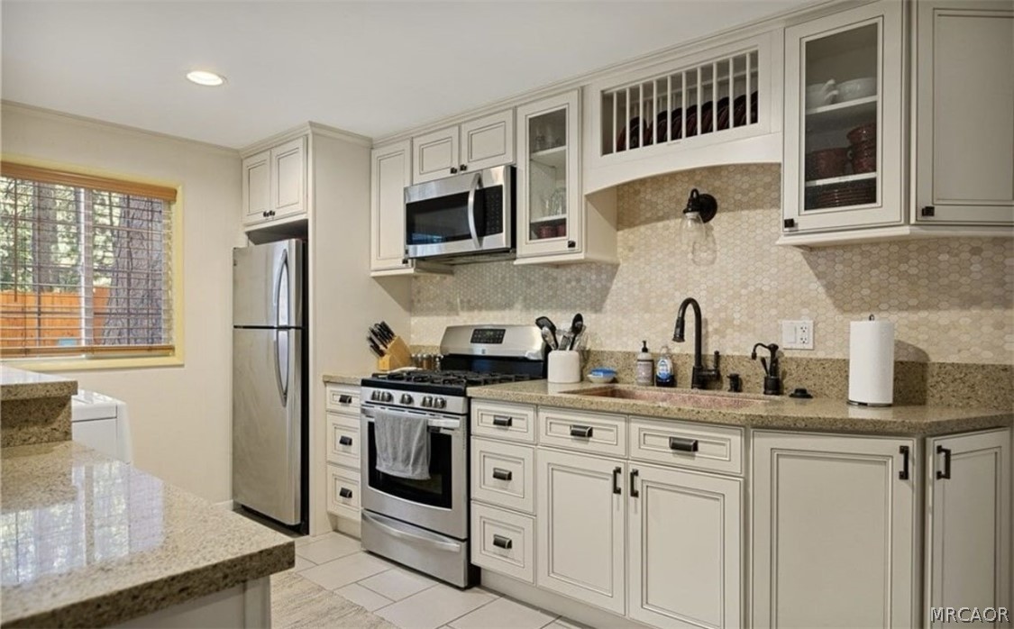 42651 La Placida Avenue