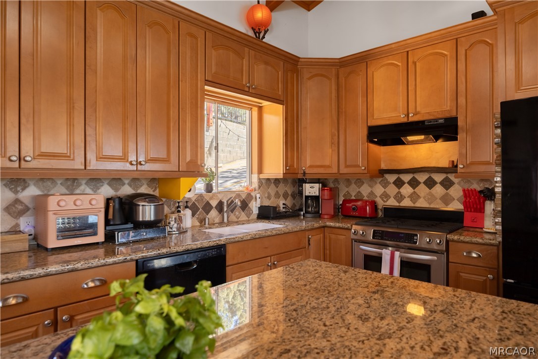 39563 Raccoon Drive