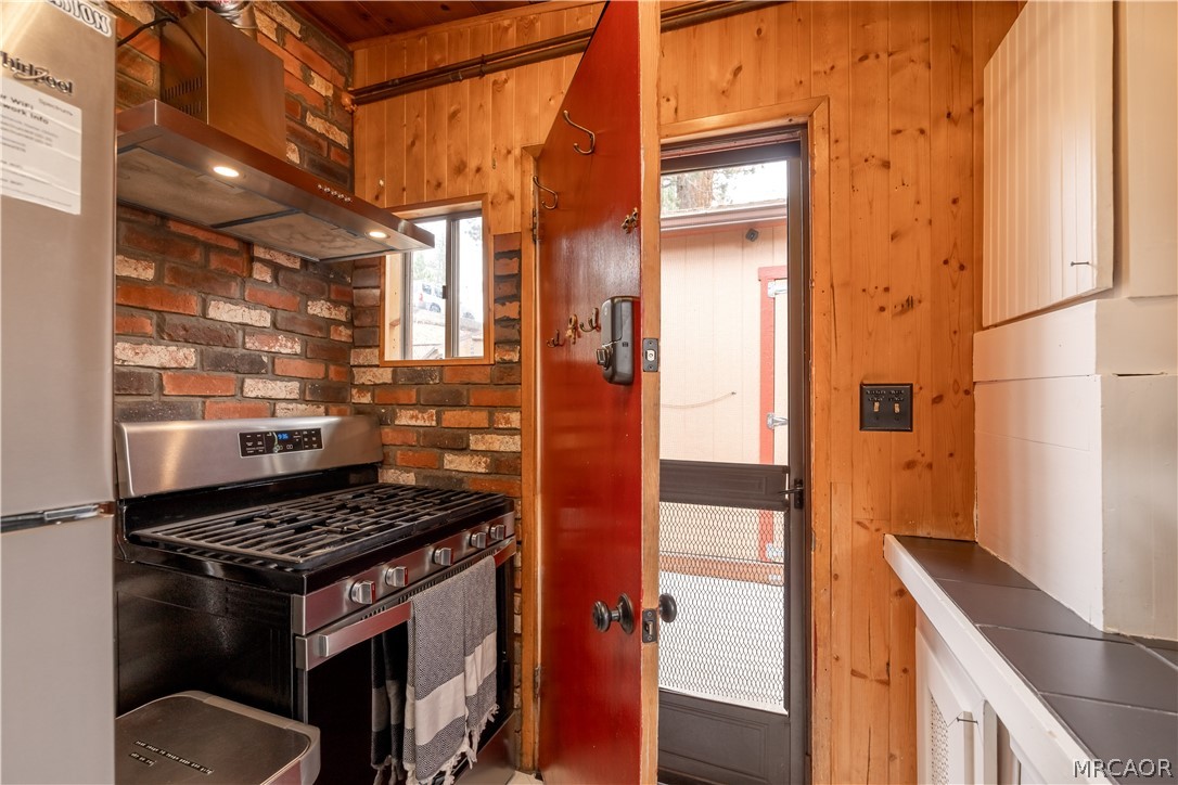 746 Villa Grove Avenue