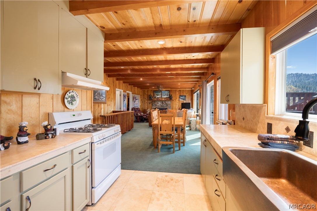 43656 Ridge Crest Drive