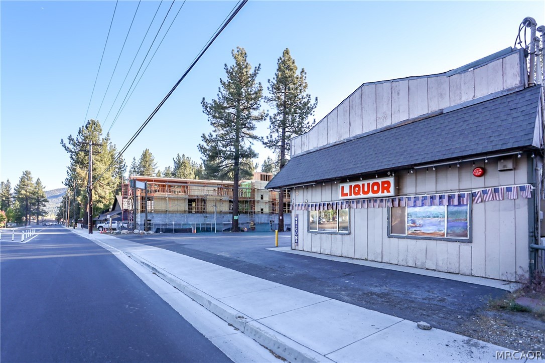 42180 Moonridge Road