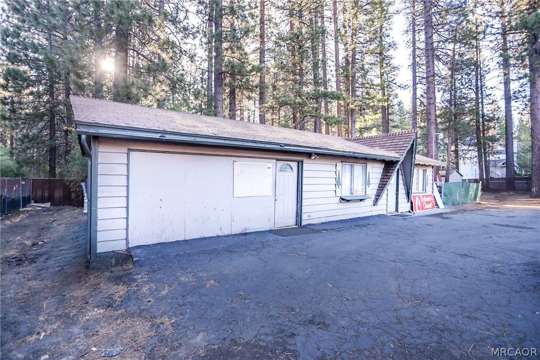 42180 Moonridge Road