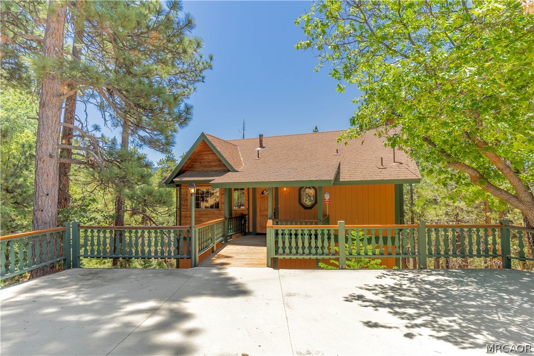 696 Menlo Drive