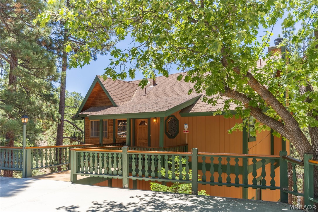 696 Menlo Drive