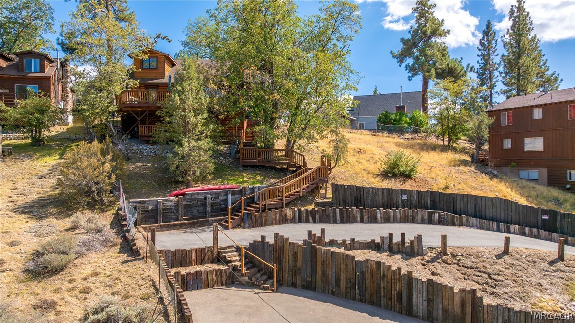 1127 Crags Lane