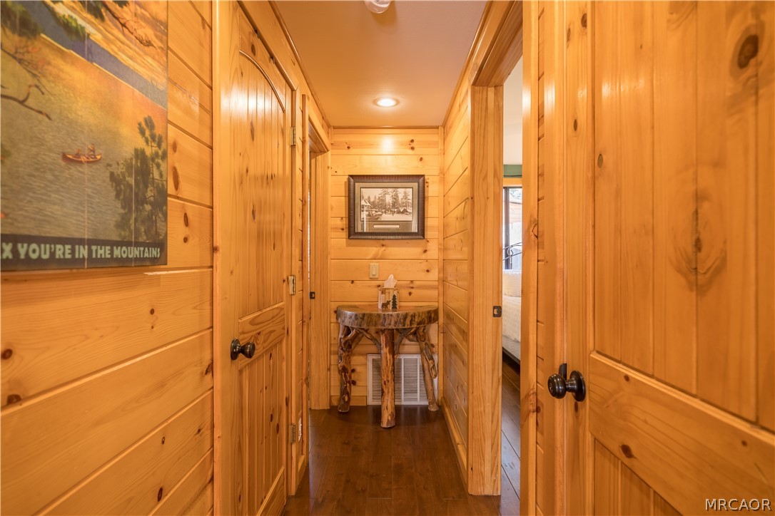 1127 Crags Lane